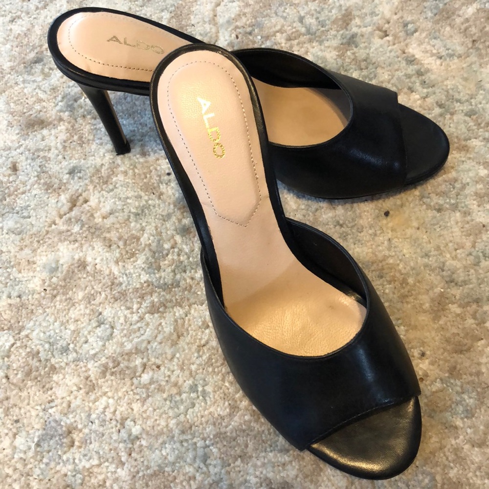 New black ALDO pumps - not available in the U.S.